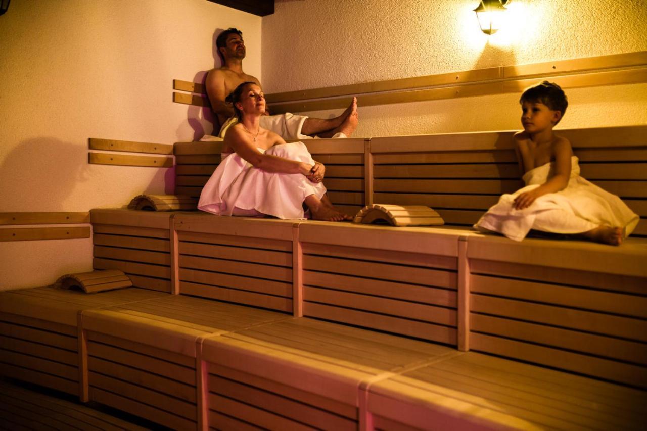 Lazensky A Wellness Hotel Nivamare Лугачовице Экстерьер фото