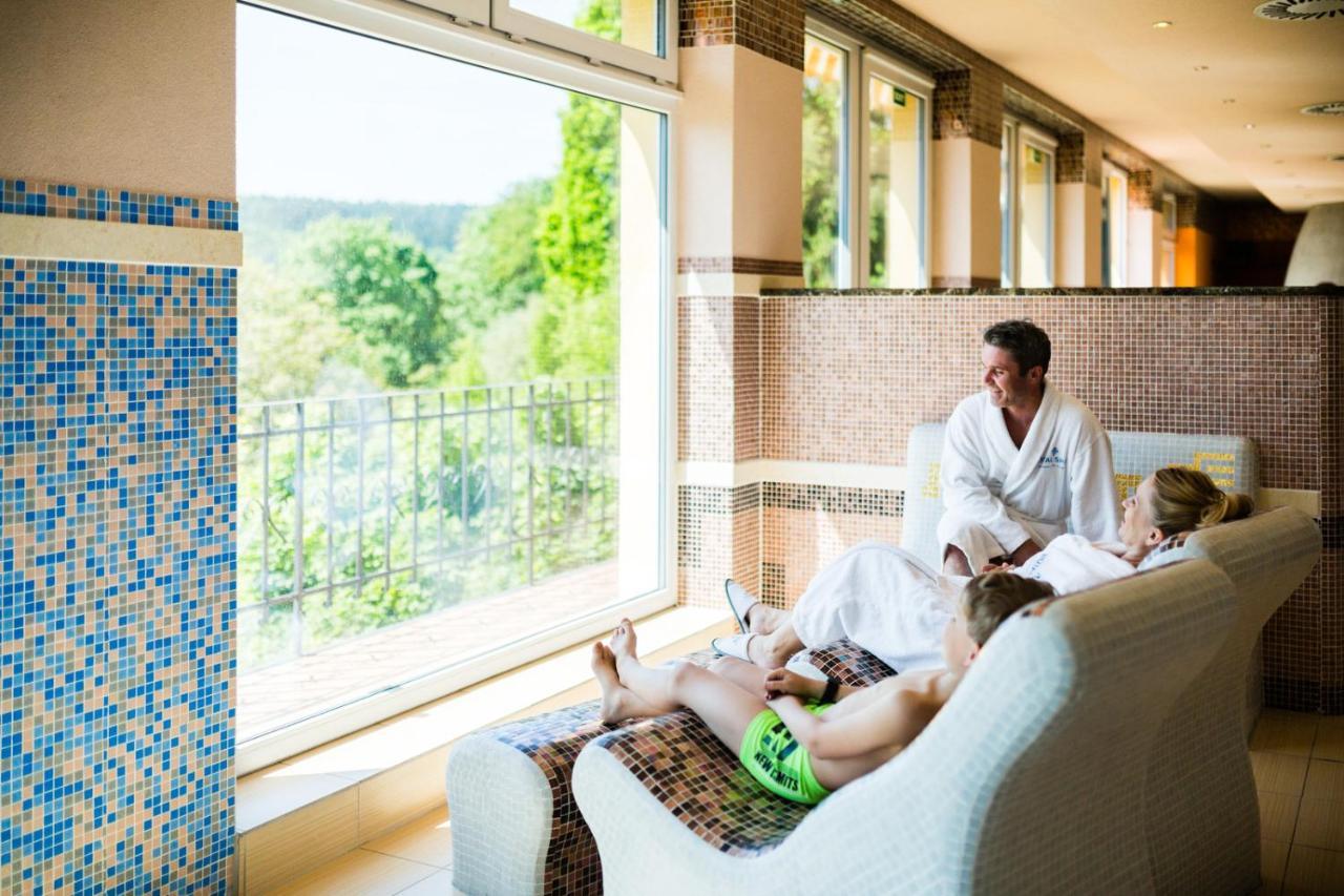 Lazensky A Wellness Hotel Nivamare Лугачовице Экстерьер фото
