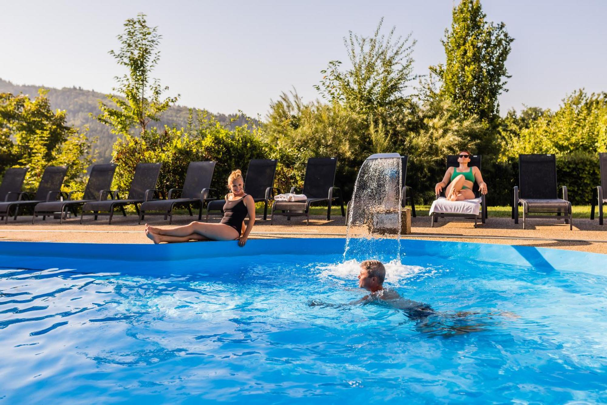 Lazensky A Wellness Hotel Nivamare Лугачовице Экстерьер фото