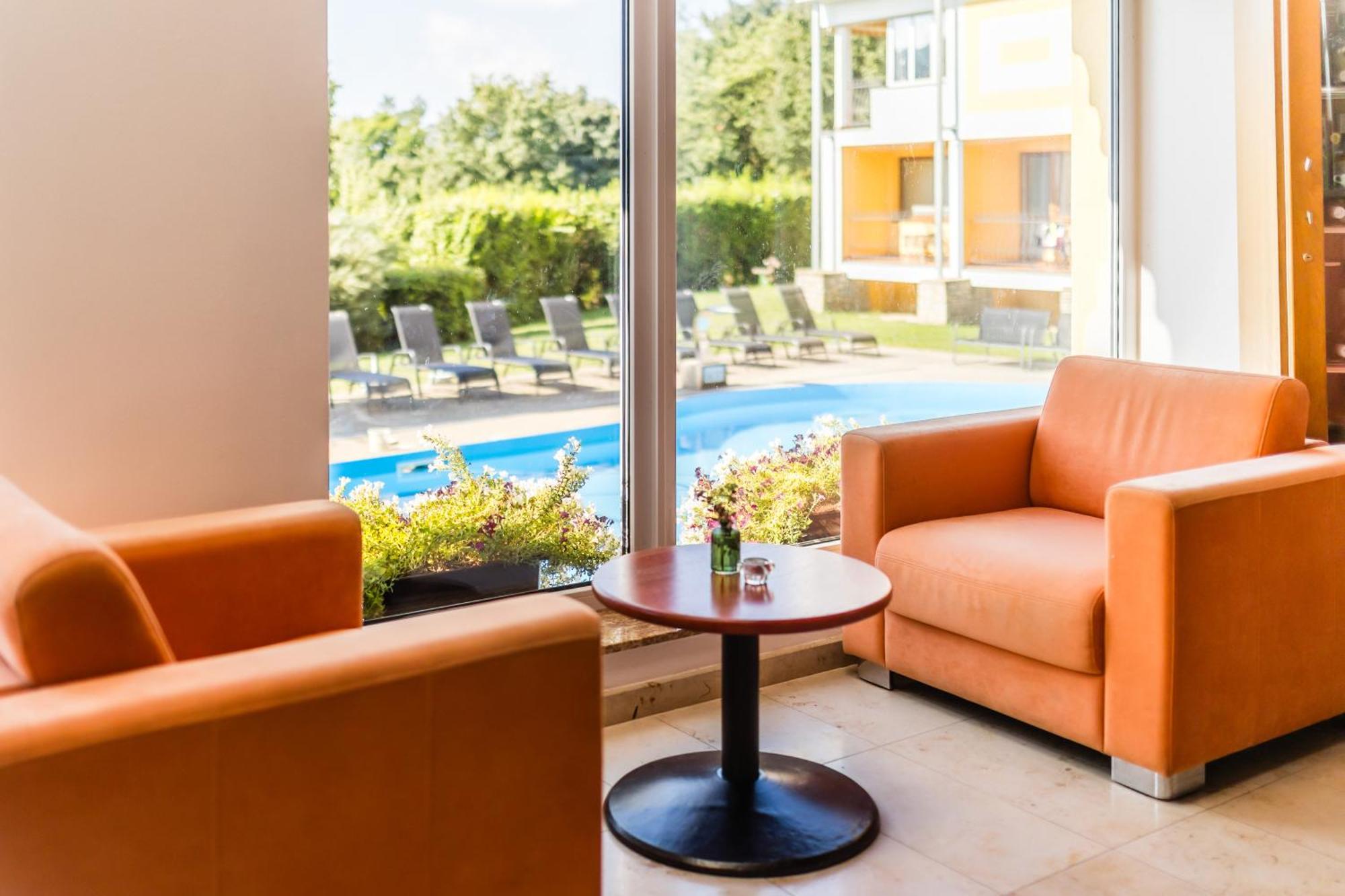 Lazensky A Wellness Hotel Nivamare Лугачовице Экстерьер фото